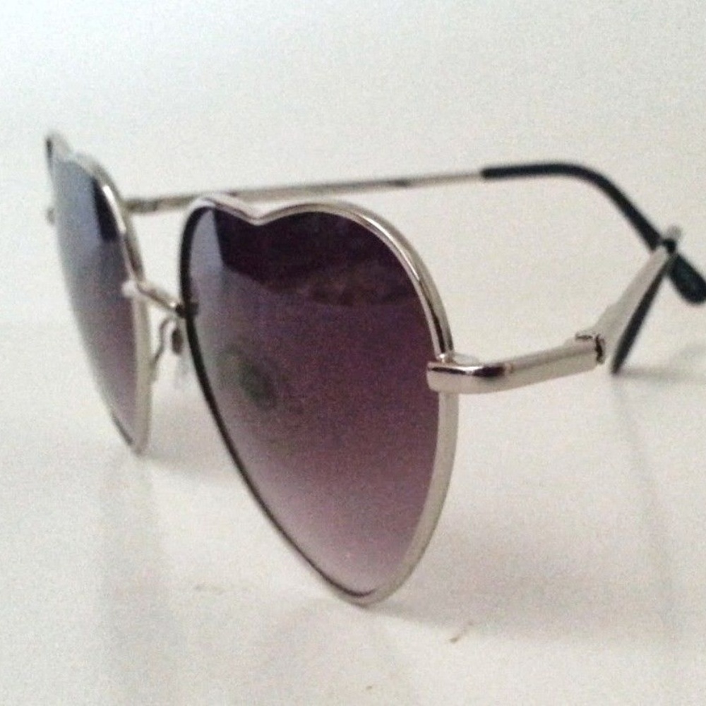 Heart Shape Sunglasses Silver or Gold Metal Frame - Picture 2 of 9
